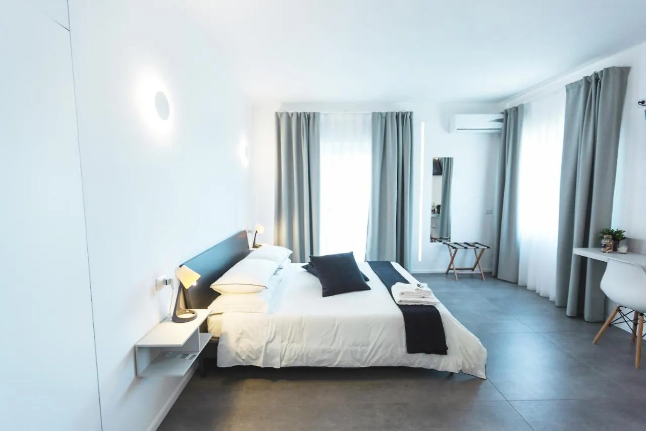 Oda ve Kahvaltı B&B A Due Passi Dal Mare Gela